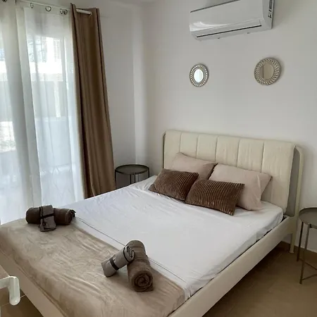 Apartment Polly Peyia